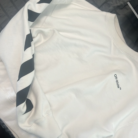 I am selling off white sweather it runs small it can be for kids or women’s XS - Picture 2 of 3
